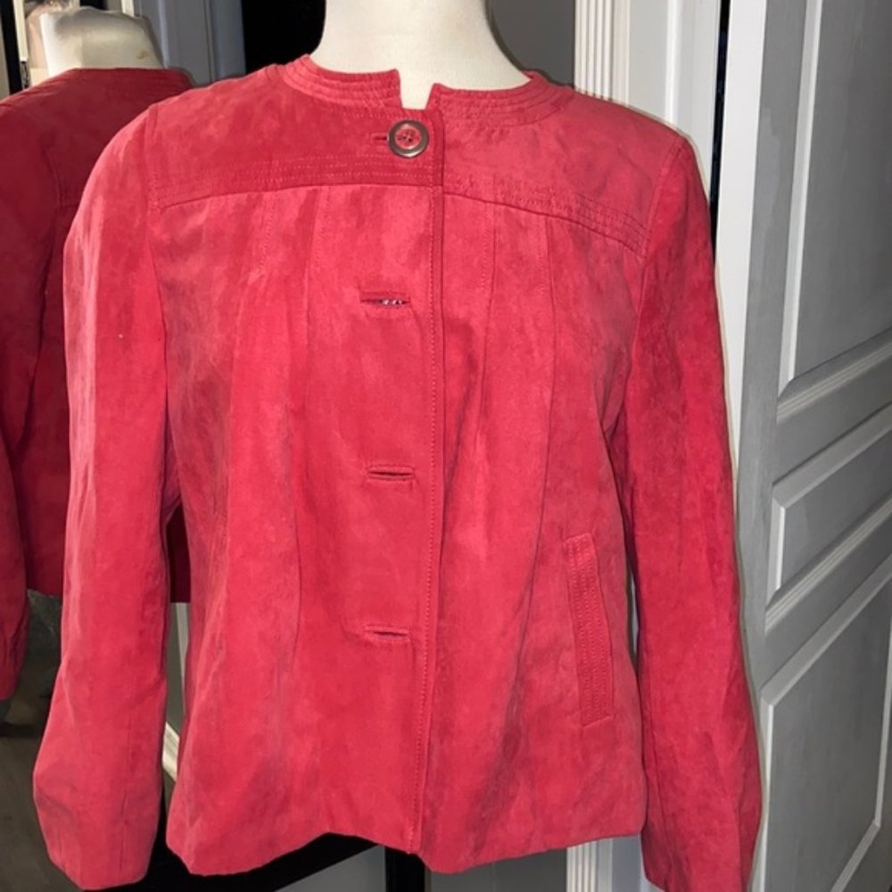 3/$30✨ Pink suede like jacket